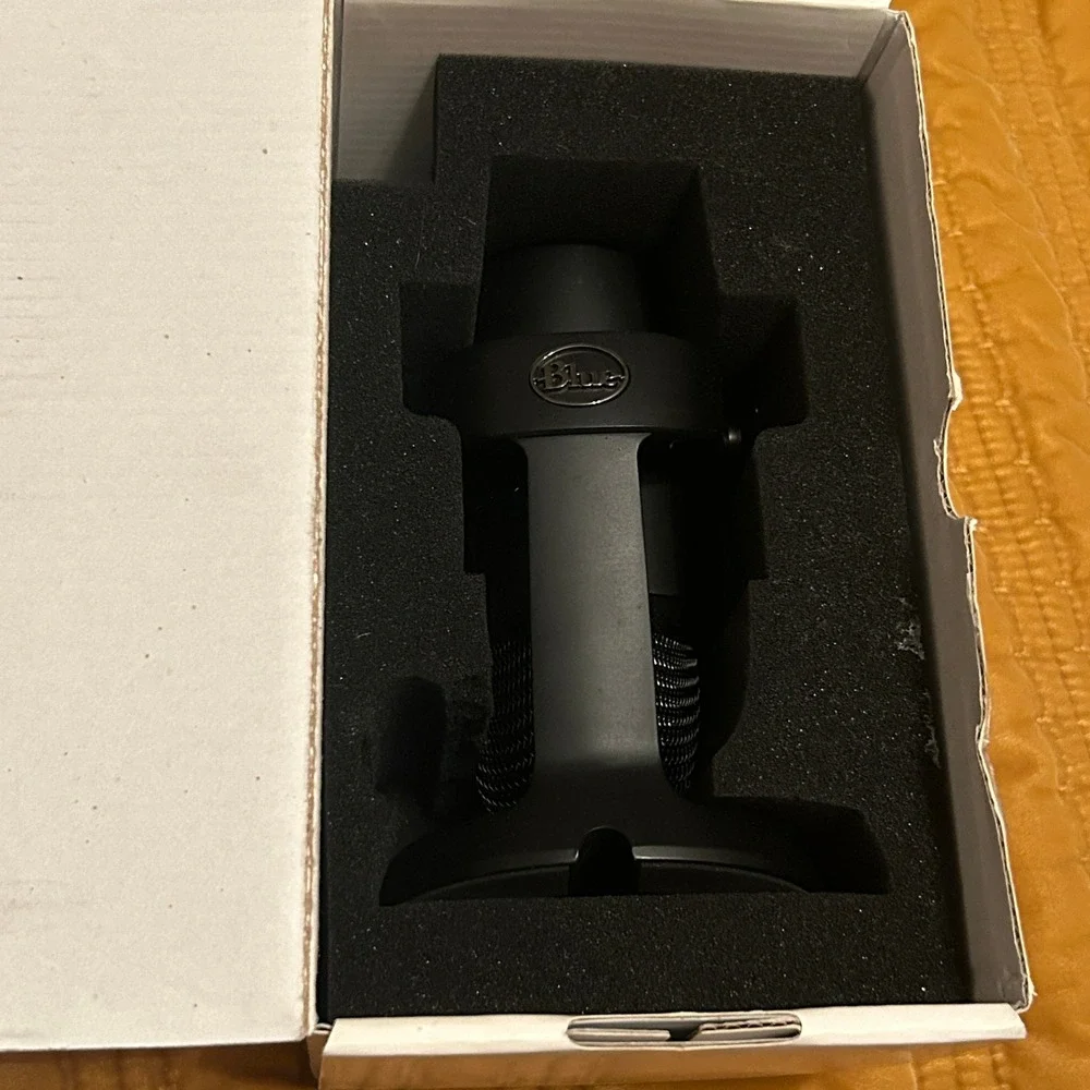 Blue Yeti Nano Premium USB Microphone Shadow Gray A00098 888-000302